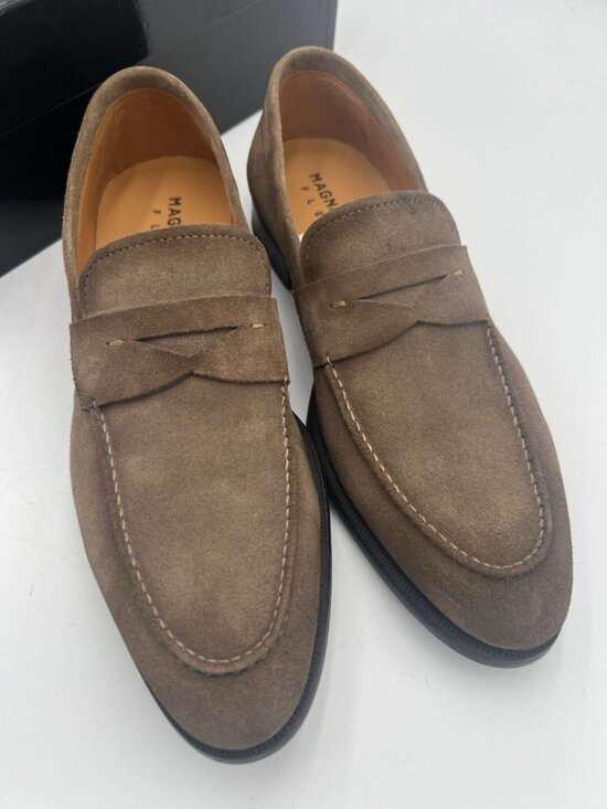 Magnanni Flex Garner Men’s 9 Taupe Suede Penny Loafers New Open Box $425 main image 16